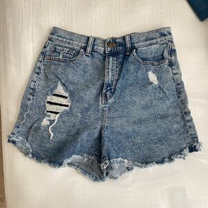 SO boyfriend midi denim shorts, size 9
